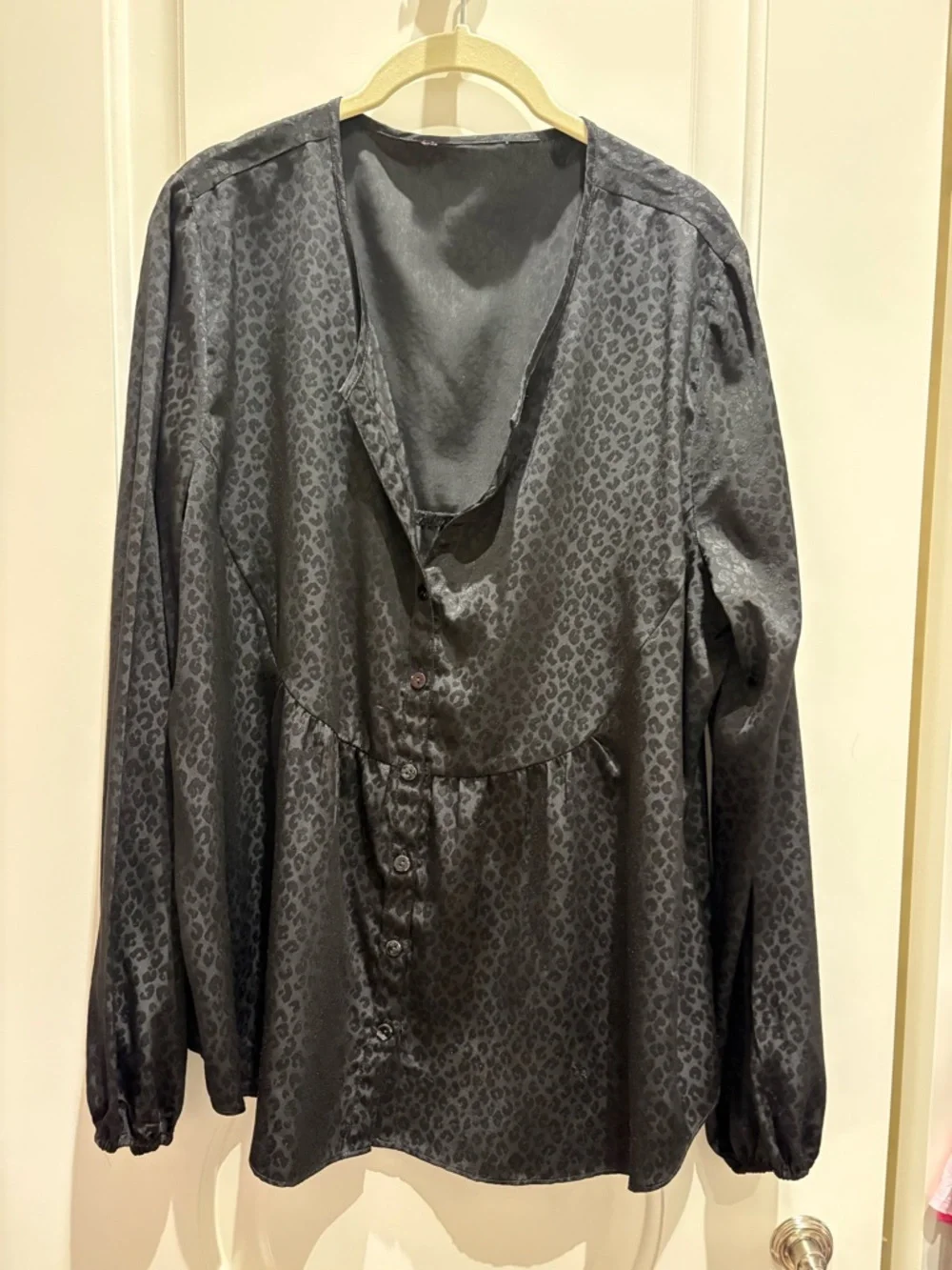 Lilly Pulitzer Black Satin Leopard-Print Blouse - Picture 1 of 3
